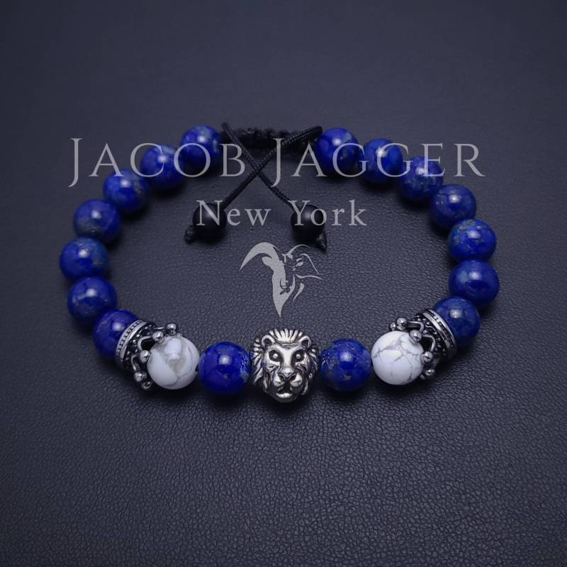 Natürliches Lapis Lazuli & Howlite Leo Armband Für Männer/Frauen. Verstellbare Größe W/8mm Steinen, Silber Edelstahl Kronen, Und Lion Charm von JacobJaggerNY