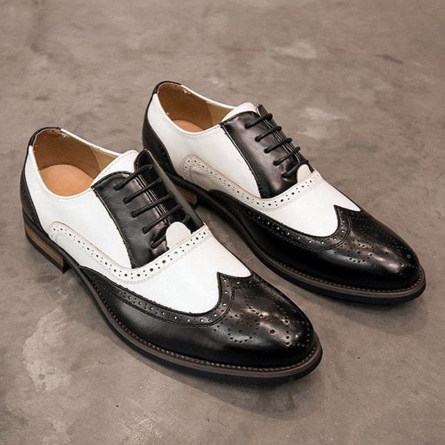 Oxford Black Wingtips Brouge Schuhe Für Herren Modeschuhe von JacobsLondonOfficial