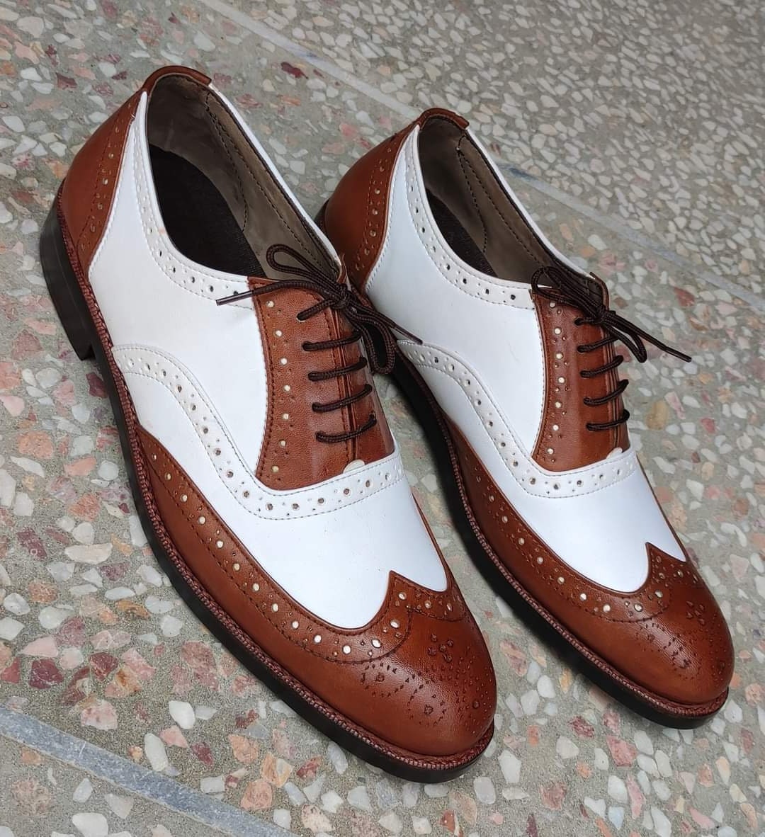 Oxford Brown Wingtips Brouge Schuhe Für Herren Modeschuhe von JacobsLondonOfficial