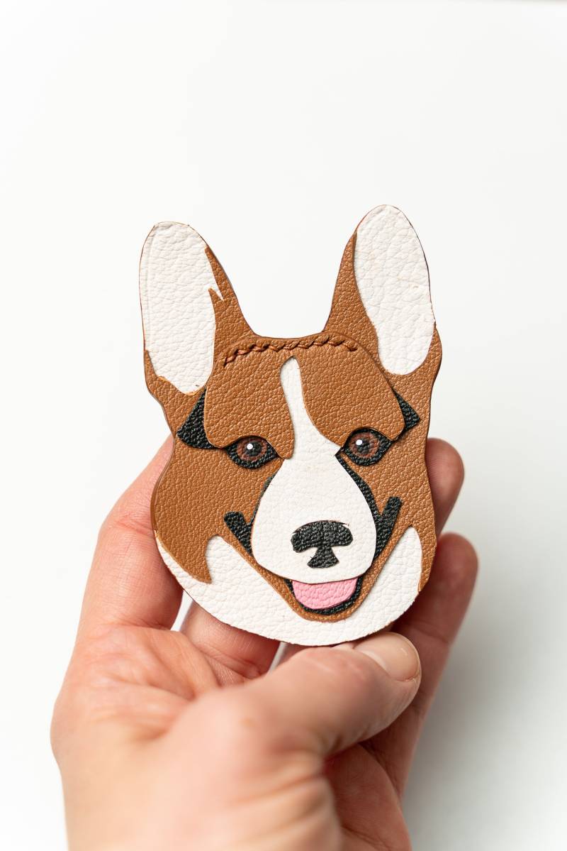Personalisierter Tierportrait Schlüsselanhänger, Schlüsselanhänger Aus Leder Personalisierter Tierportrait Schlüsselanhänger, Schlüsselanhänger Aus Leder von JacobsonLeather