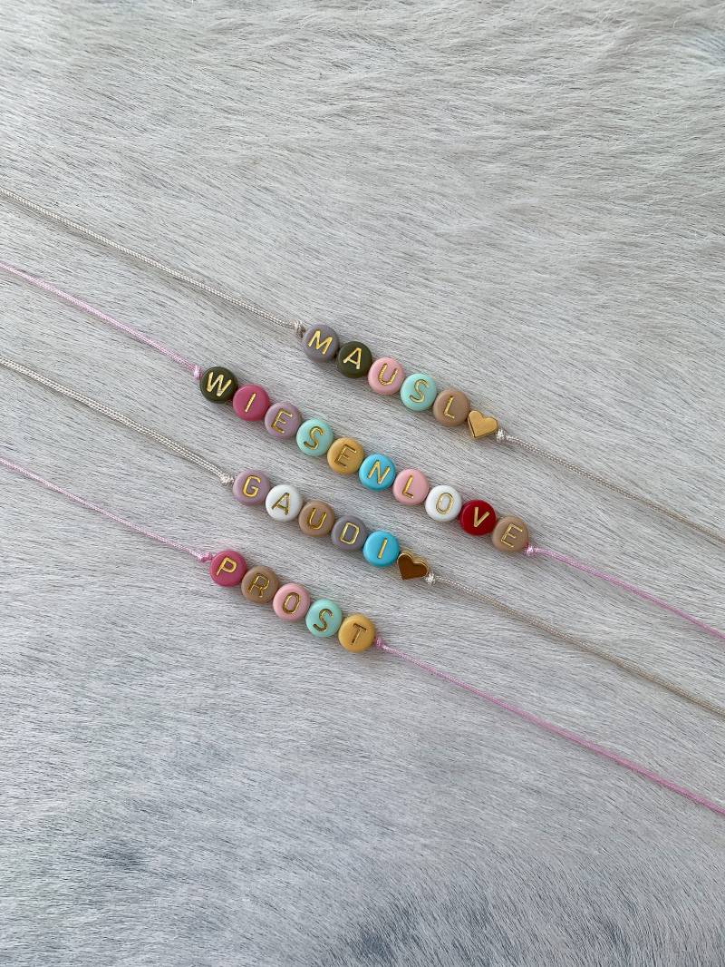Personalisiertes Perlerarmband Bunt Makramee Personalisiertes Perlerarmband Bunt Makramee von JacquelinegDE
