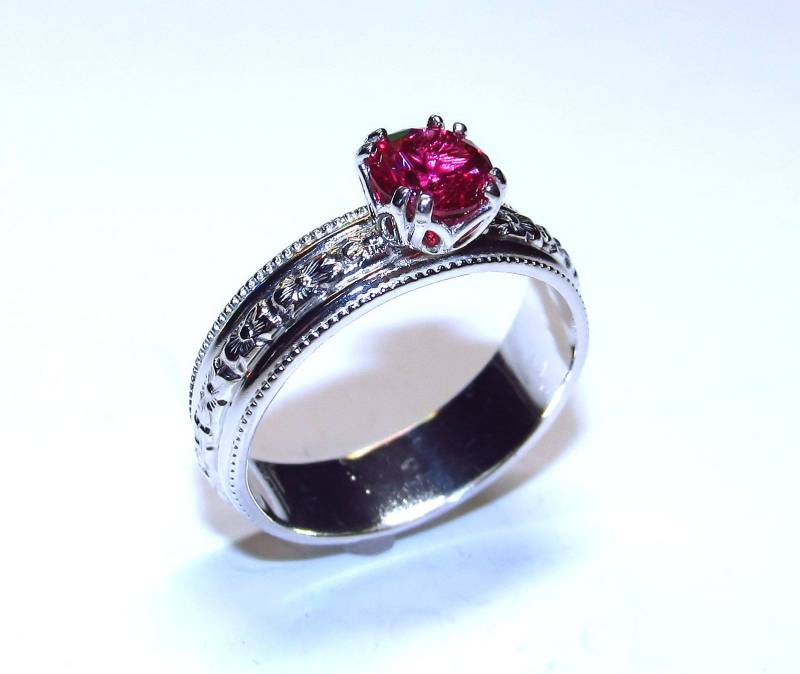 sterling Silber Und Rubin Cz Ring sterling Silber Und Rubin Cz Ring von JacquelinsJewels