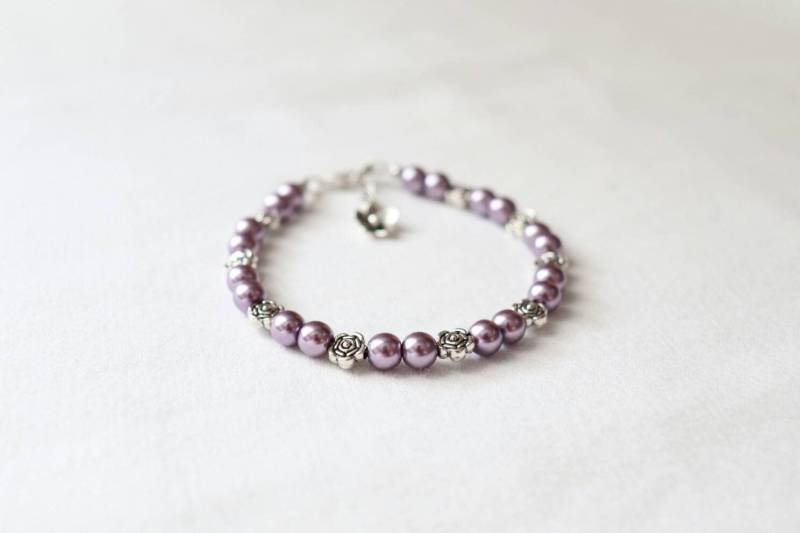 Charms Armband, Perlenarmband, Bettelarmband, Lila Blumen, Blumen-Armband, Einzigartige Geschenkideen, Einstellbar Charms Armband, Perlenarmband, Bettelarmband, Lila Blumen, Blumen-Armband, Einzigartige Geschenkideen, Einstellbar von Jacquelynskeepsakes