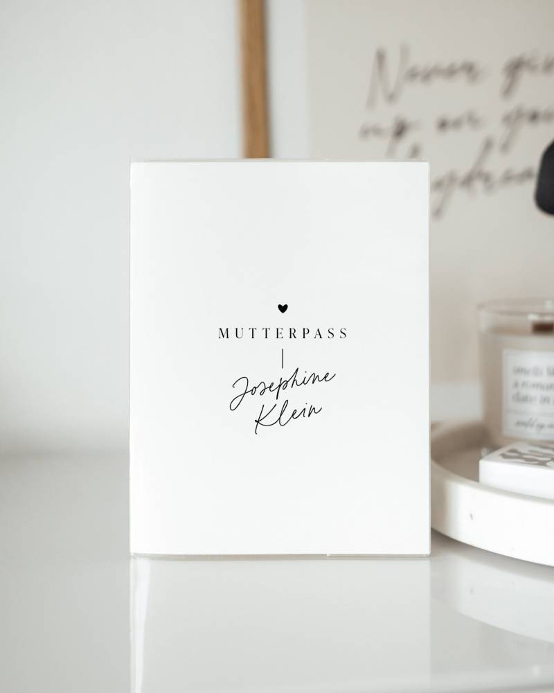 Mutterpasshülle - Fall in Love // Personalisierbar von JacquiDesignsShop