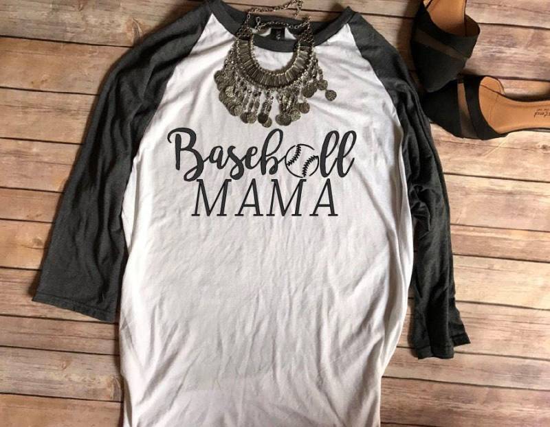 Baseball Mama T-Shirt, Shirt, Shirts, Little League, T-Shirts, Fußball Baseball Mama T-Shirt, Shirt, Shirts, Little League, T-Shirts, Fußball von JadeAndLight