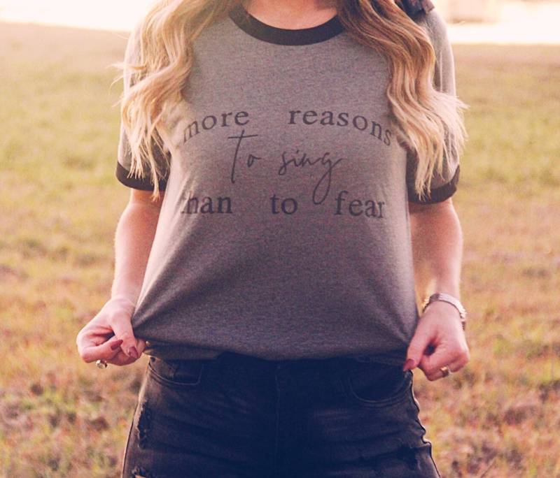 Christliche T-Shirts, Glaube Shirt, Jesus Geschenke Unter 20, Weihnachtsgeschenke, Geschenk Frauen, Geschenkideen Für Christliche T-Shirts, Glaube Shirt, Jesus Geschenke Unter 20, Weihnachtsgeschenke, Geschenk Frauen, Geschenkideen Für von JadeAndLight