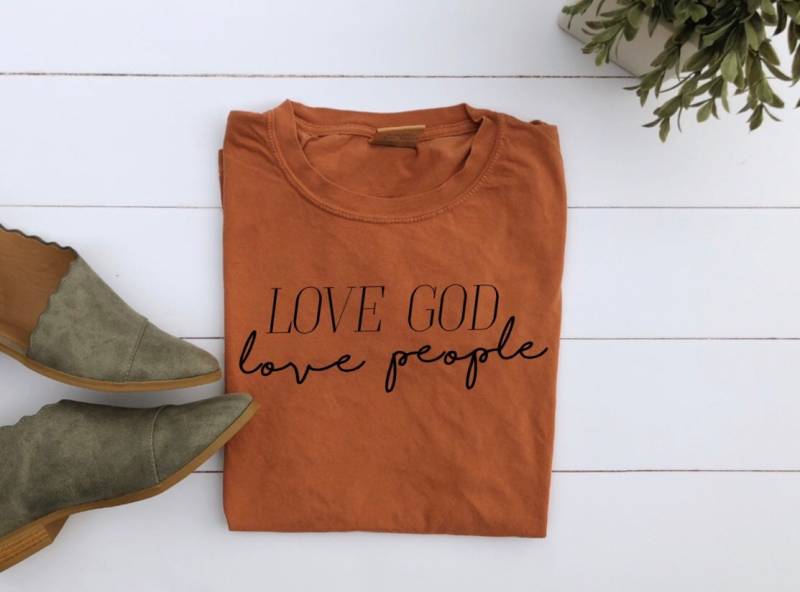 Jesus Shirt, Christliches Christliche T-Shirts, Geschenk Frauen, Geschenke Für Mama, Sie, Gesegnetes T-Shirt, Christ Jesus Shirt, Christliches Christliche T-Shirts, Geschenk Frauen, Geschenke Für Mama, Sie, Gesegnetes T-Shirt, Christ von JadeAndLight