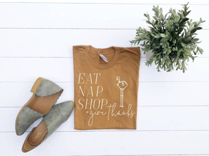 Schwarzes Freitag Shirt von JadeAndLight