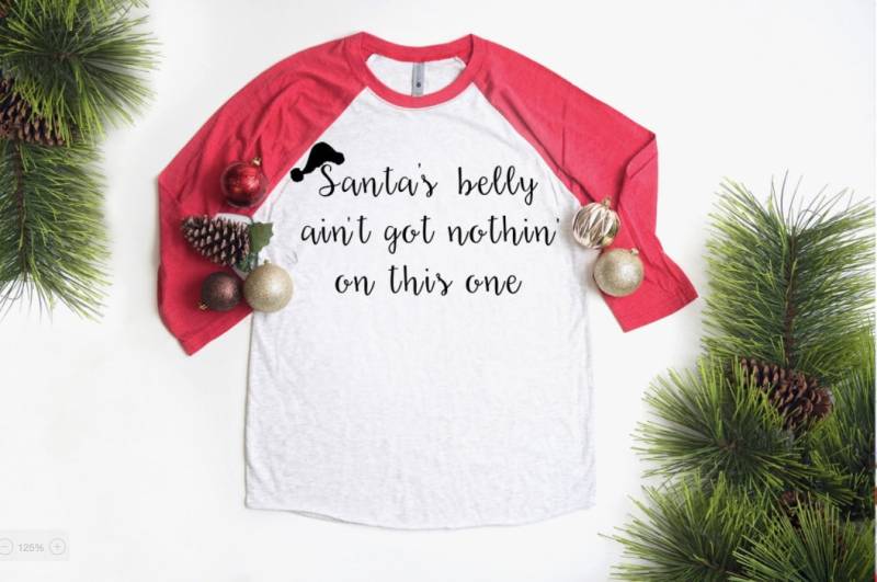 Weihnachten Mutterschaft Shirt Schwangerschaft Ankündigung Regelmäßige Hemden von JadeAndLight