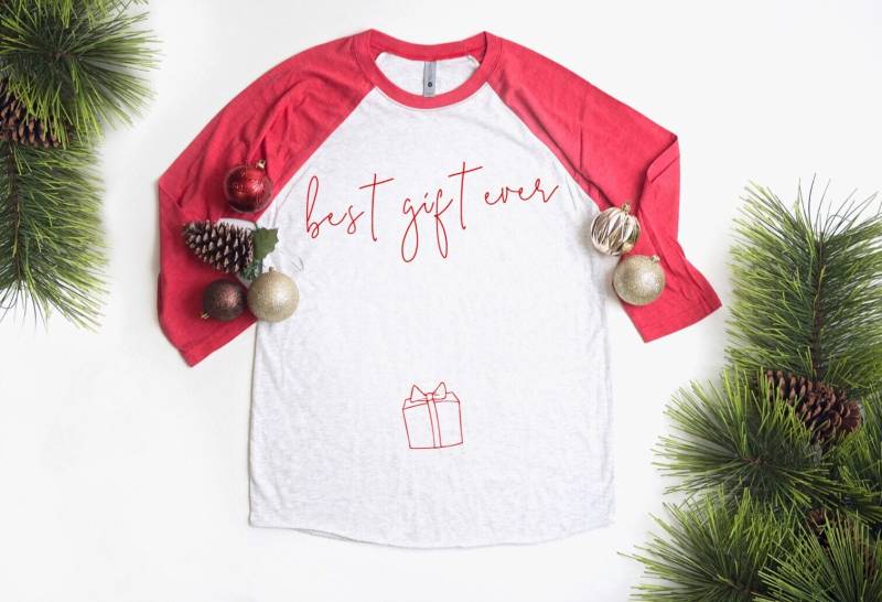 Weihnachten Mutterschaft. Schwangerschaftansage. Weihnachtliches Umstandsshirt. Schwangerschafts-Weihnachts-Shirt. Schwangerschaftansage Shirt von JadeAndLight