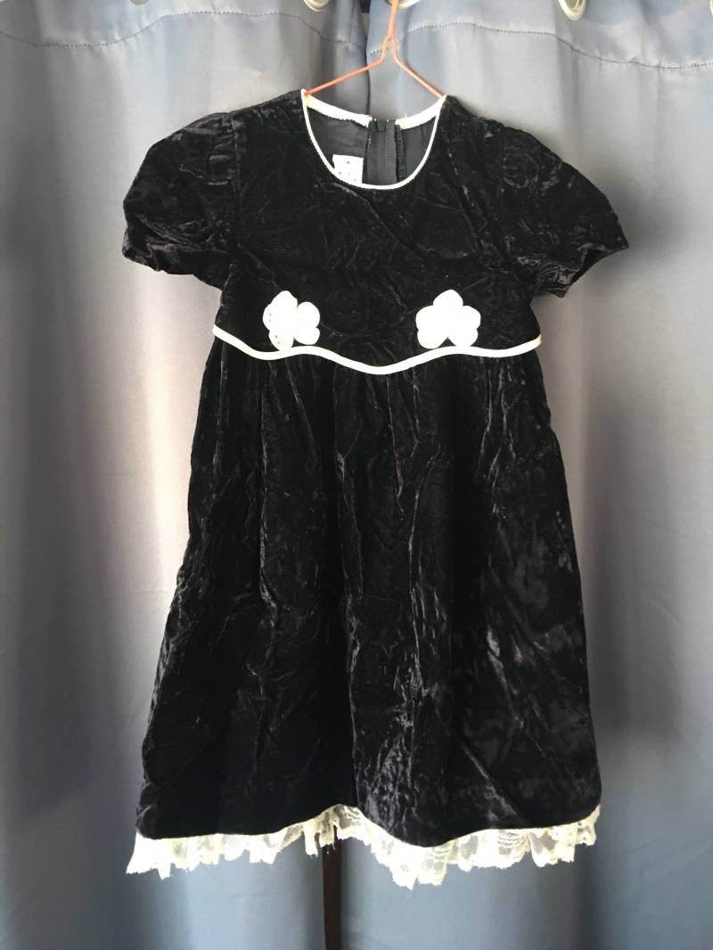 Samt Kleid Schwarz Mädchen Größe 4T 4 You Babes/Kurze Ärmel Vintage Für Party Urlaub von JadeAndLorenJR
