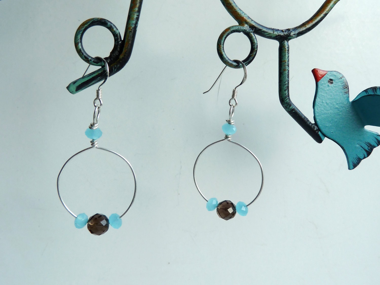 Aqua Blaue Chalcedon Und Rauchquarz Facettierte Perle Sterling Silber Ohrringe Aqua Blaue Chalcedon Und Rauchquarz Facettierte Perle Sterling Silber Ohrringe von JadeGalenaJewelry