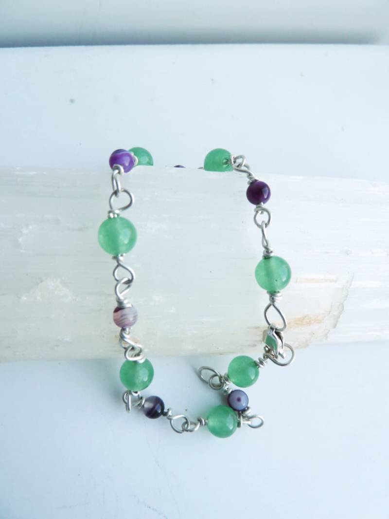 Armband Aus Grünen Aventurin - Und Amethystperlen Sterlingsilberdraht Armband Aus Grünen Aventurin - Und Amethystperlen Sterlingsilberdraht von JadeGalenaJewelry
