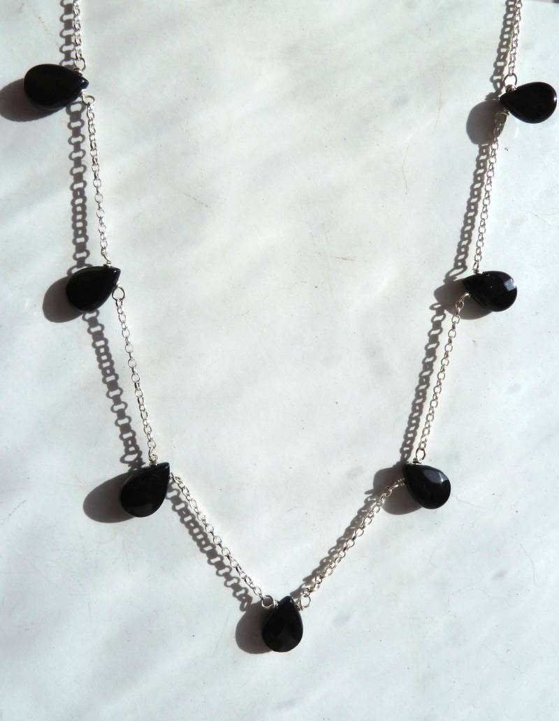 Schwarze Onyx Briolette Perle Und Sterling Silber Halskette von JadeGalenaJewelry