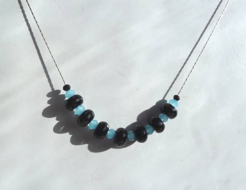 Schwarzer Onyx Und Aquablauer Chalcedon Facettierte Edelstein-Perle Sterling Silber Halskette Schwarzer Onyx Und Aquablauer Chalcedon Facettierte Edelstein-Perle Sterling Silber Halskette von JadeGalenaJewelry