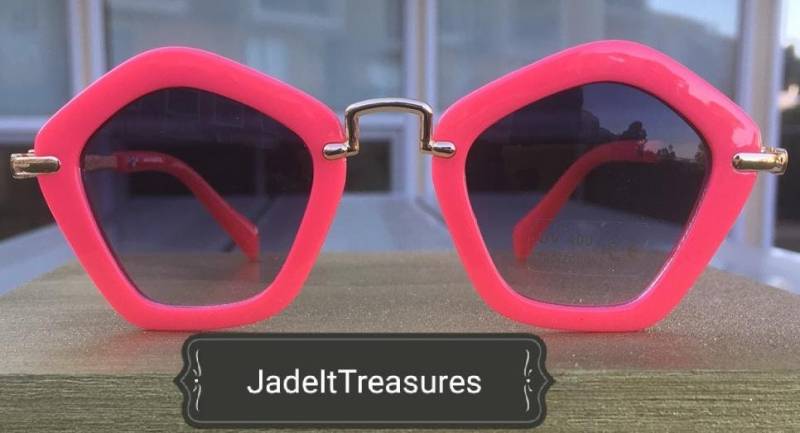 Kinder Rosa Pentagon Sonnenbrille, Einzigartige, Stilvolle Und Trendige Schattierungen Kinder Rosa Pentagon Sonnenbrille, Einzigartige, Stilvolle Und Trendige Schattierungen von JadeItTreasures