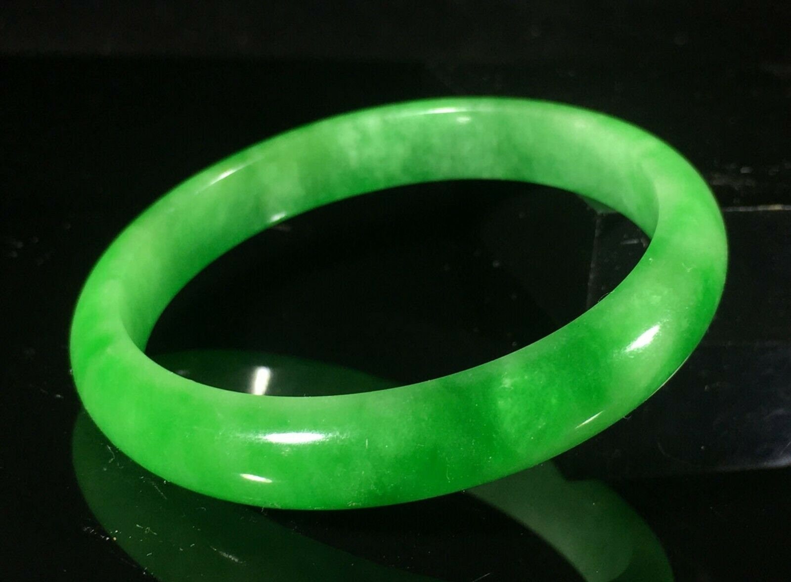 10% Off - 56/57/58mm Zertifizierter Natürlicher Jadeit Smaragd Ajade Handgeschnitzter Armreif Gx414 von JadeLike