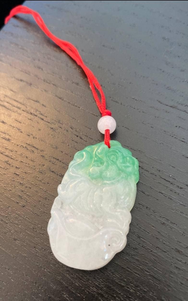 10% Off On Sales - Zertifizierter Natur Icy White Green Jadeit Smaragd Jade Tiger Anhänger 《Grade A》 von JadeLike