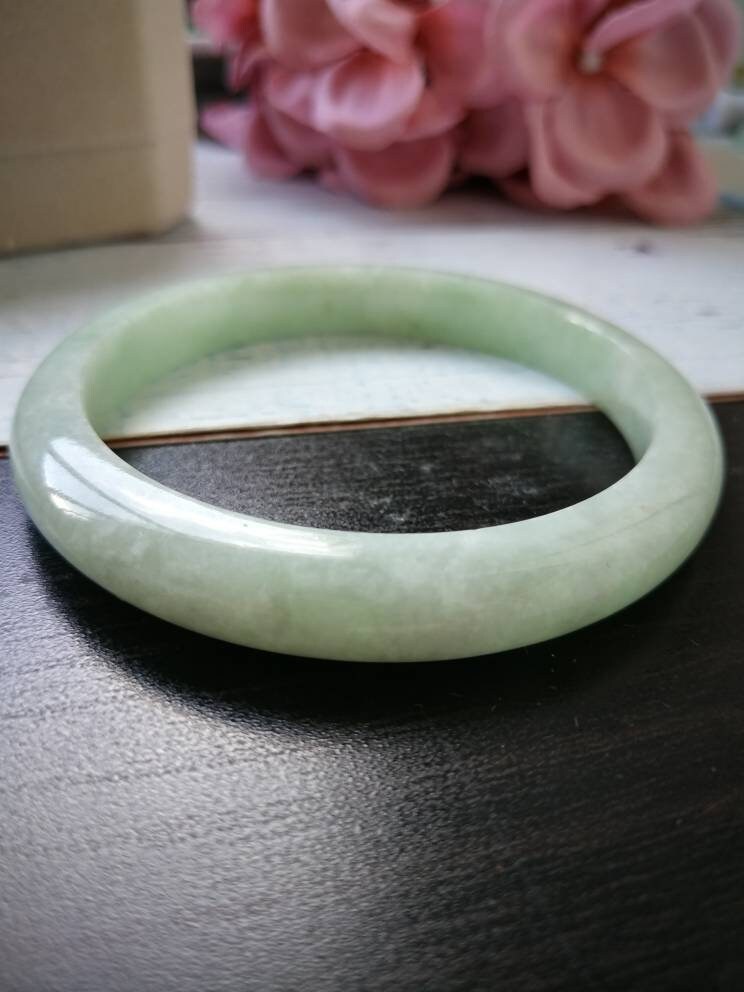 56, 9 Mm Hellgrün Typ A Klasse Natürliche Jadeit Jade Fei Cui Moderne Runde Armreif von JadeRabbitGems