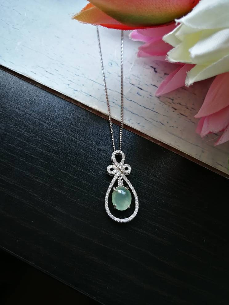 Ausverkauft Icy Light Green Typ A Klasse Natürliche Jadeit Jade Fei Cui 925 Sterling Silber Weißgold Überzogene Zirkonia Center Bewegliche Anhänger von JadeRabbitGems