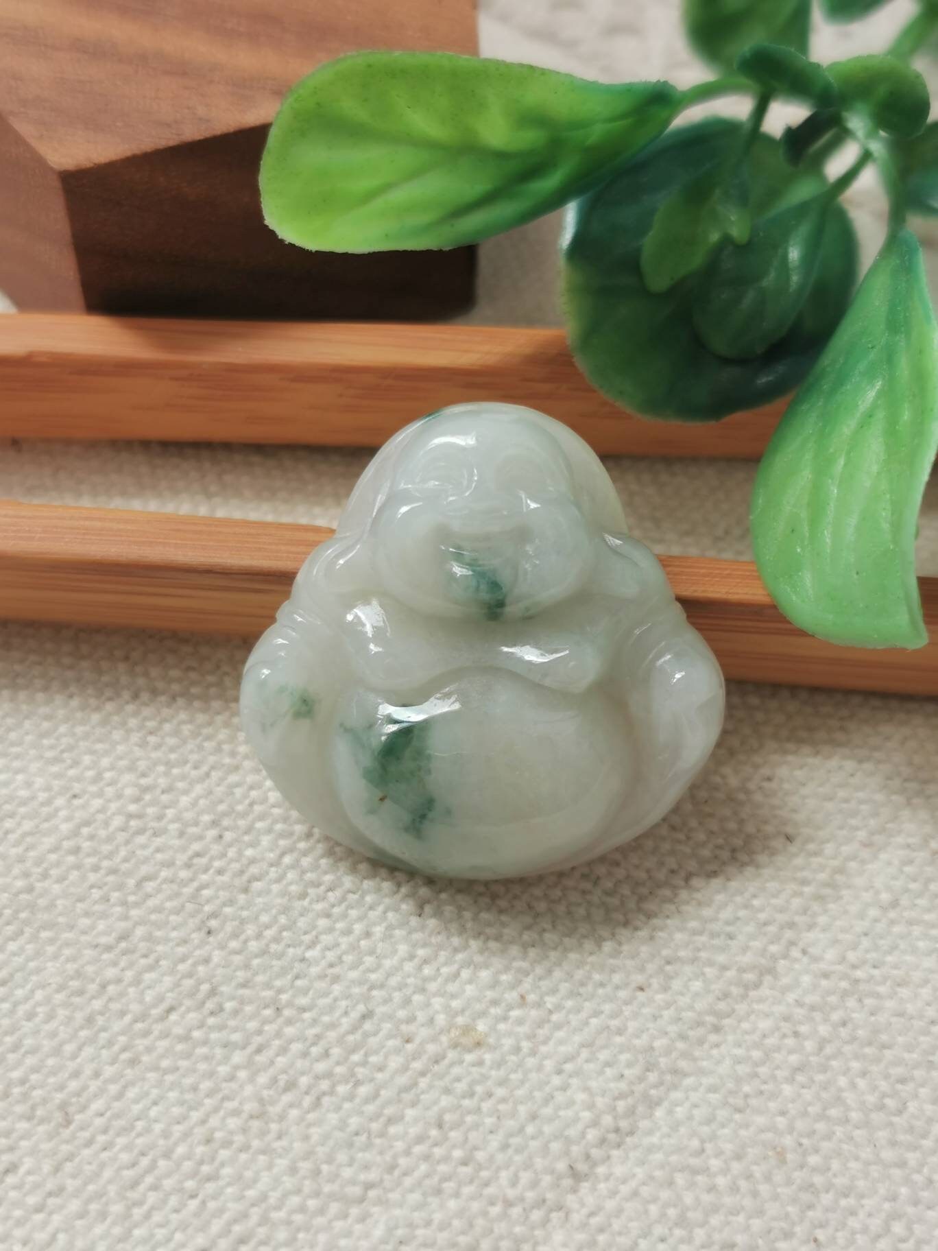 Bluish Floral Grün Typ A Grade Natürlicher Jadeit Jade Fei Cui Buddha Anhänger von JadeRabbitGems