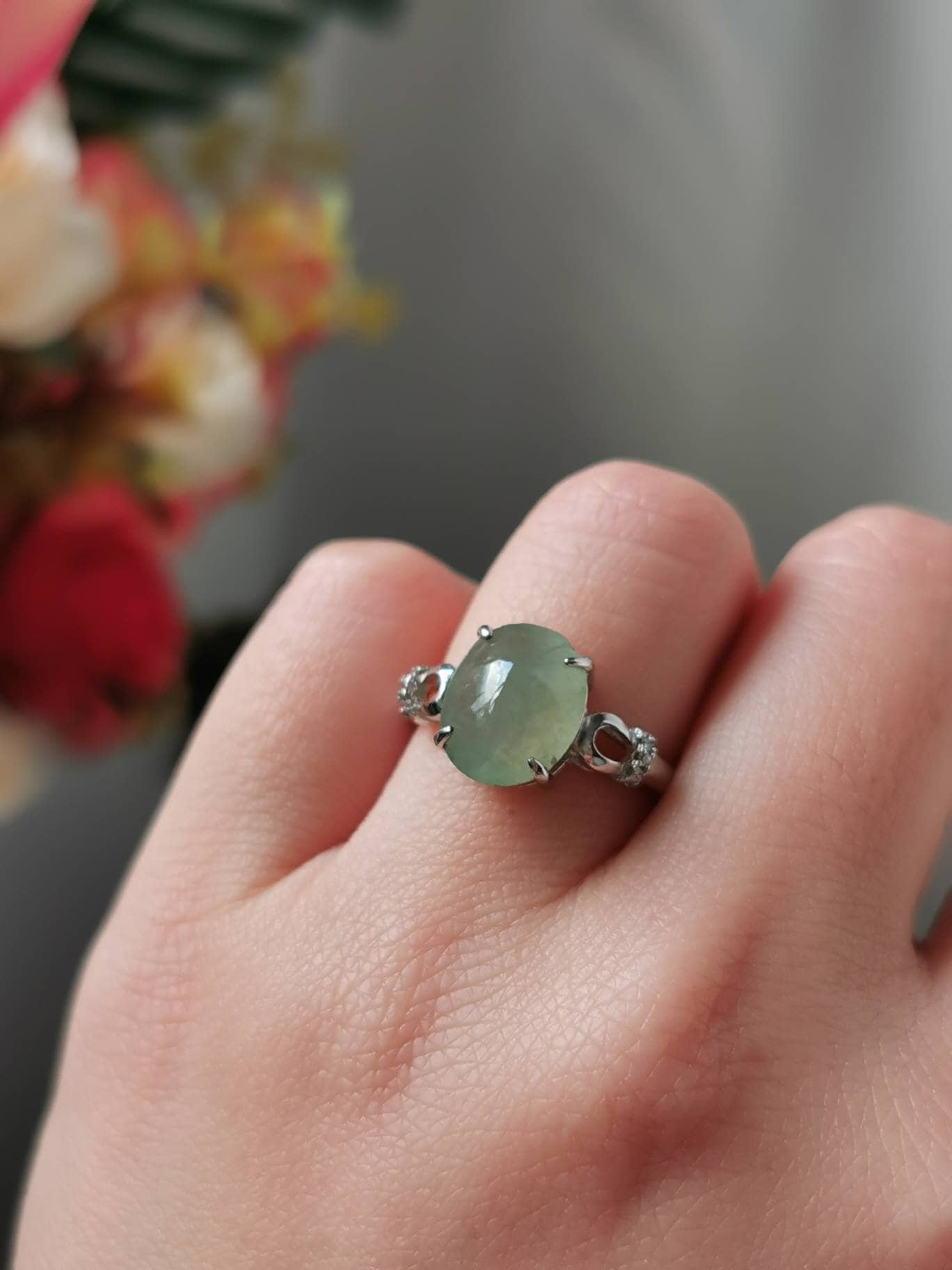 Eisige Hellgrüne Typ A Grade Natürliche Jadeit Jade Fei Cui 925 Sterling Silber Weißgold Überzogen Mit Zirkonia Ring von JadeRabbitGems