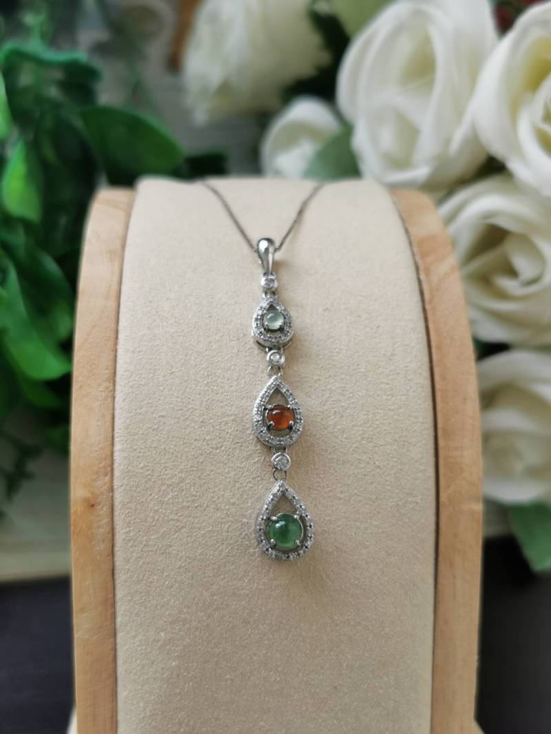 Eisige Translucent Tri Color Typ A Klasse Natürliche Jadeit Jade Fei Cui Trilogy Anhänger in 925Er Silber Weißgold Überzogen Mit Zirkonia von JadeRabbitGems