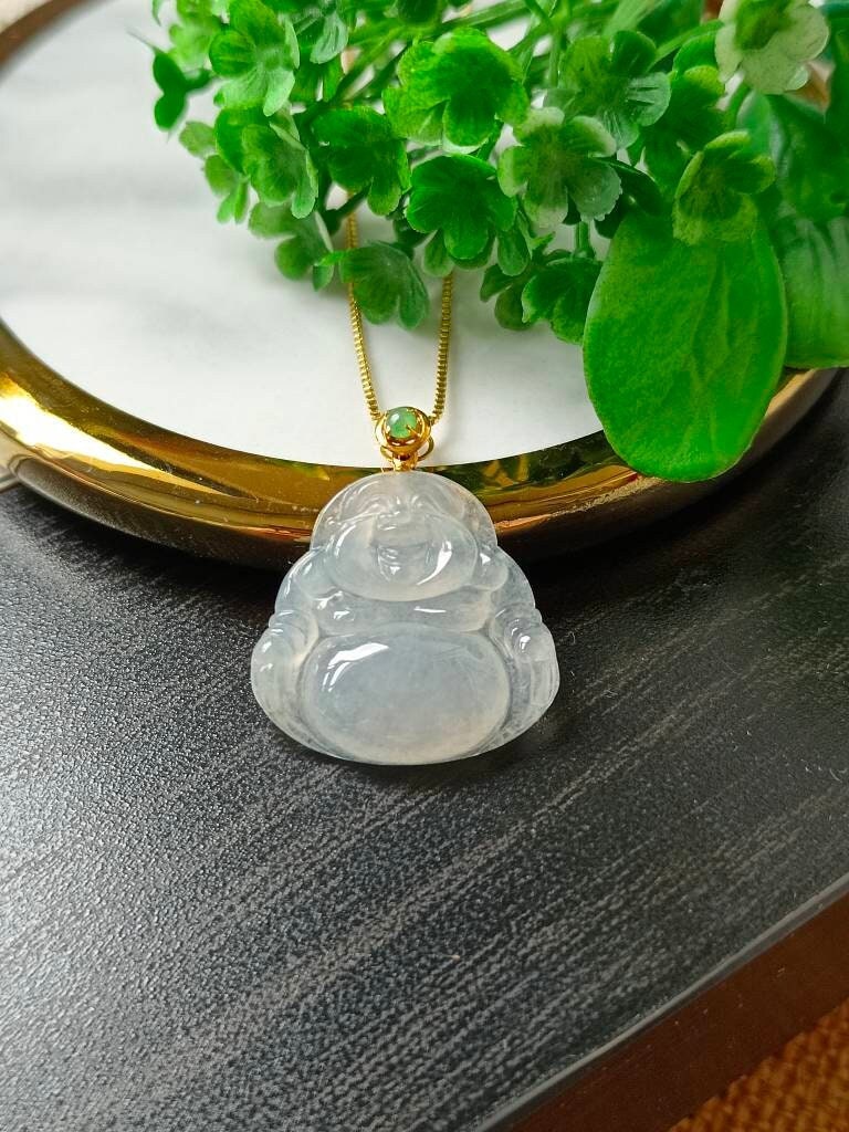 Icy Translucent Type A Grade Natural Jadeite Jade Fei Cui Buddha in 18K Gelbgold von JadeRabbitGems