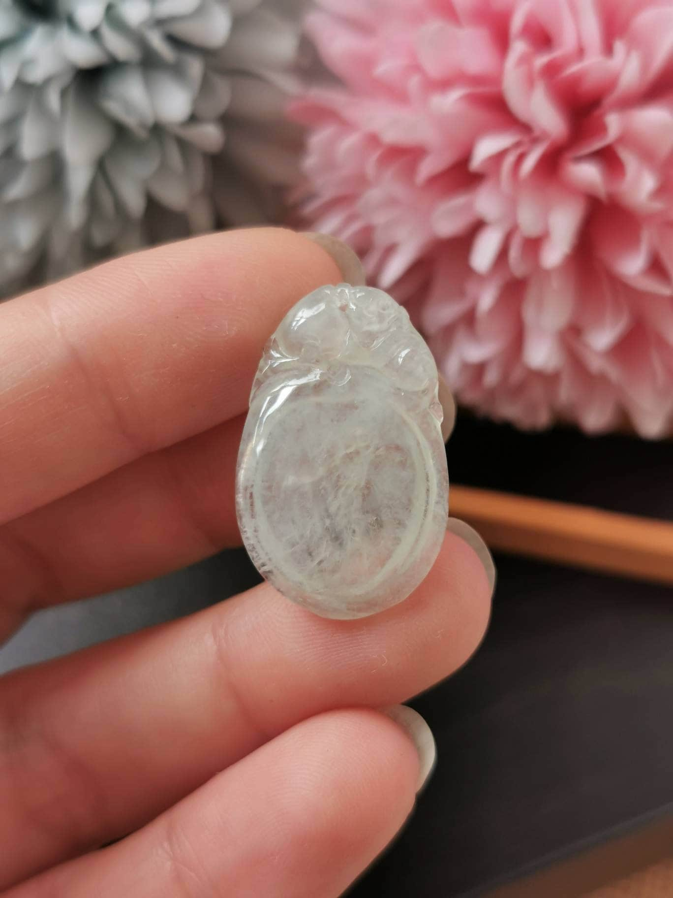 Icy Translucent Type A Grade Natural Jadeite Jade Fei Cui Monkey & Peach Anhänger von JadeRabbitGems