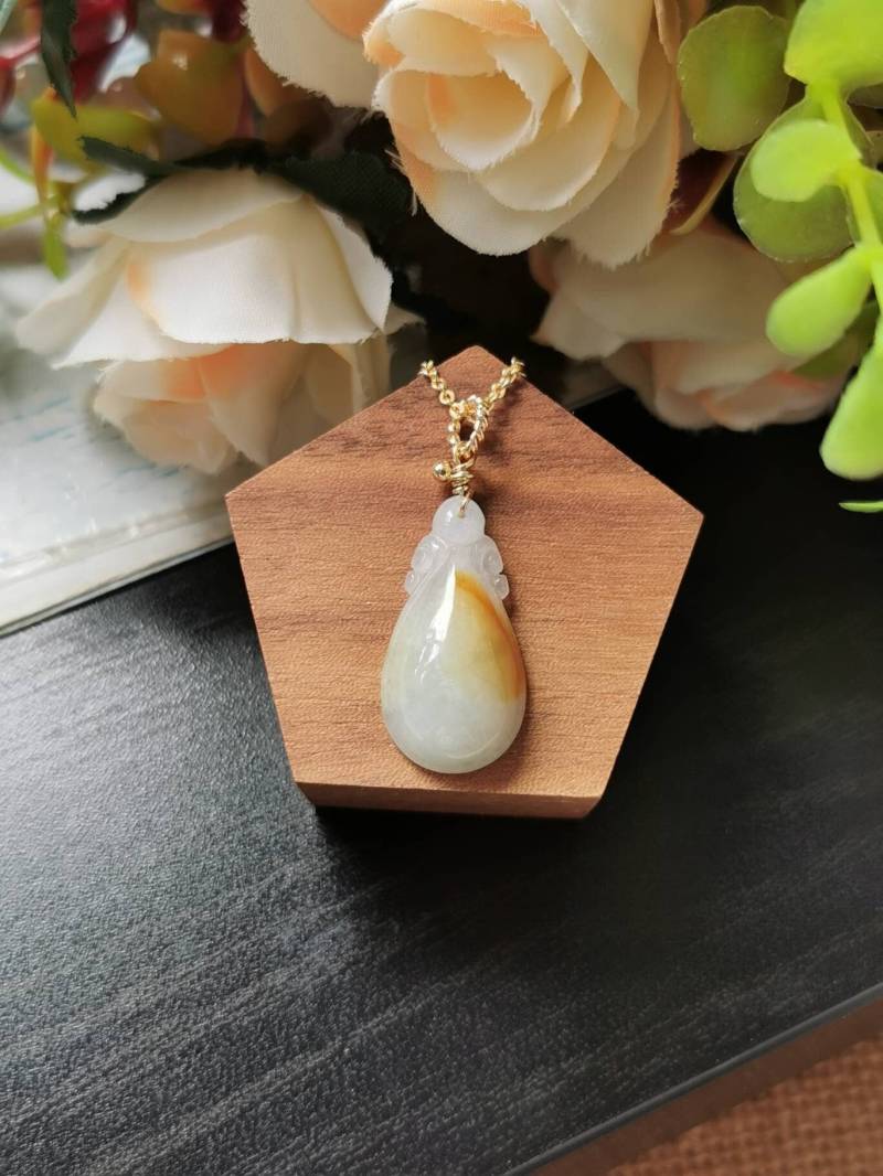 Eisige Einzigartige Gelb Und Weiß Typ A Klasse Natürliche Jadeit Jade Fei Cui Kleine Vase Anhänger von JadeRabbitGems