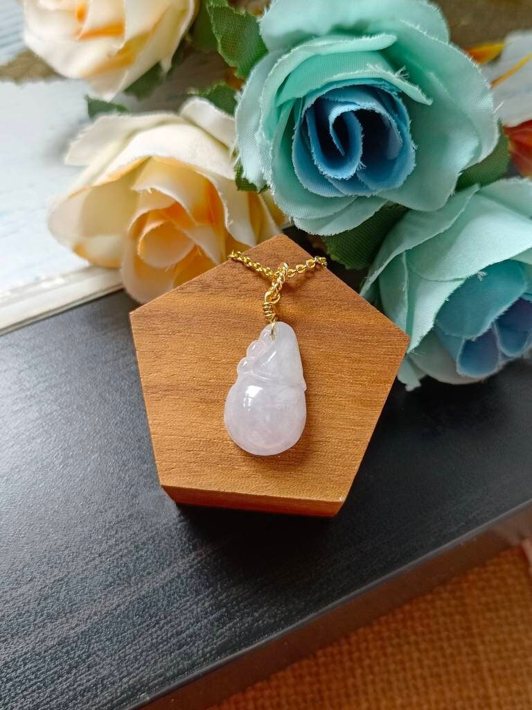 Icy White Type A Grade Natural Jadeite Jade Fei Cui Kleiner Calabash Anhänger in 14K Gold Filled Bail Setting von JadeRabbitGems