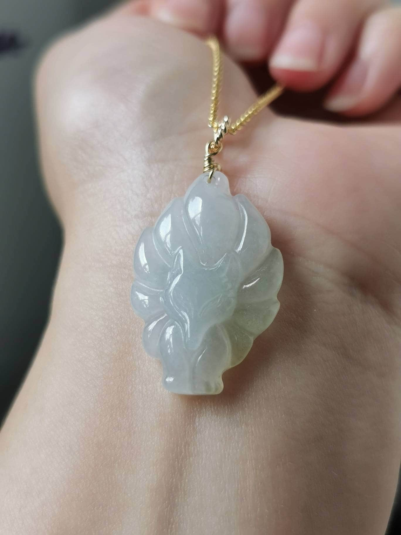 Icy White Type A Grade Natural Jadeite Jade Fei Cui Nine Tail Fix Fee Anhänger in 14K Gold Filled Bail Setting von JadeRabbitGems