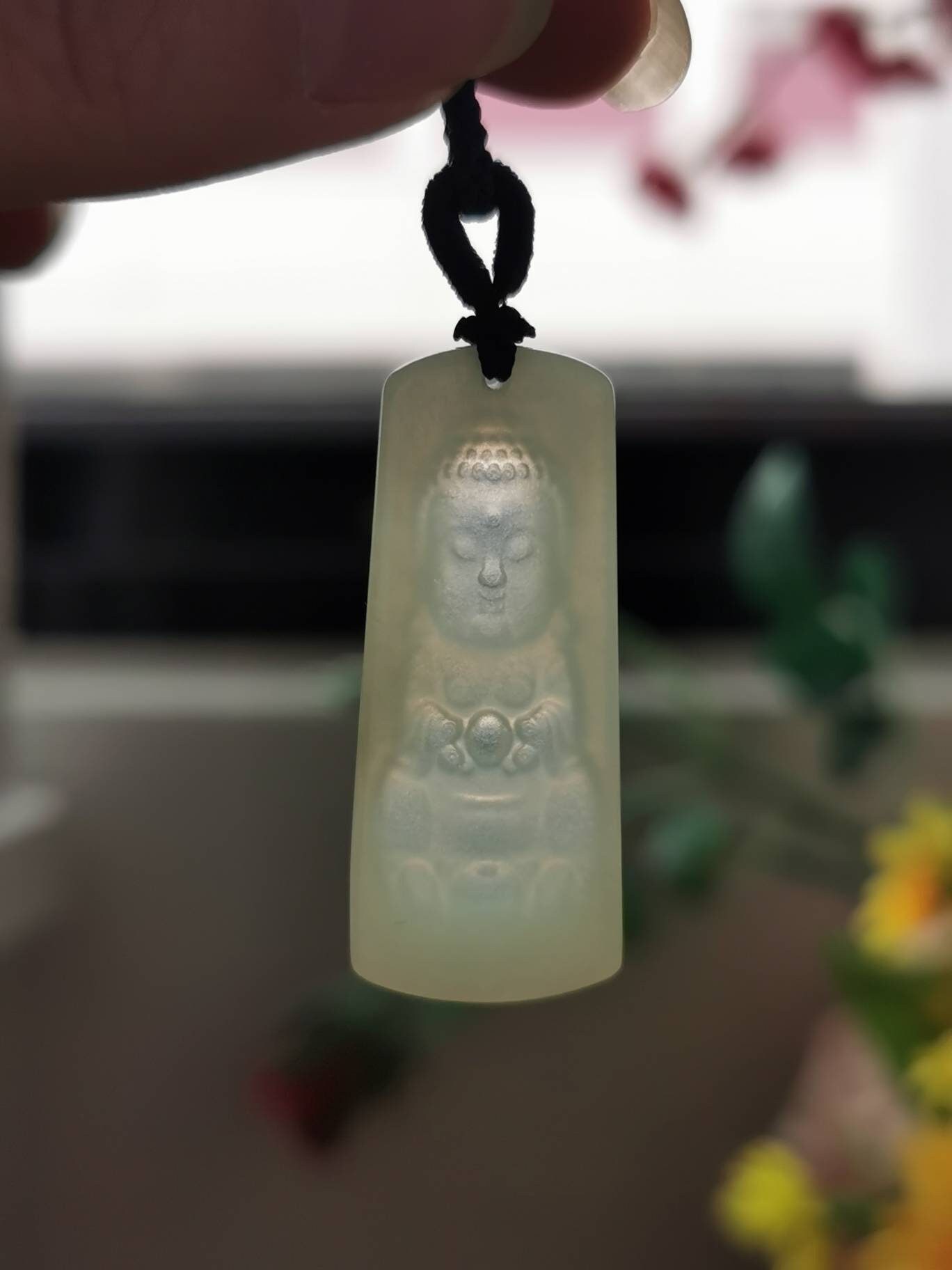 Licht Blass Grün Typ A Klasse Natürliche Jadeit Jade Fei Cui Baby Buddha in Dark Blau Einstellbare String-Schnur von JadeRabbitGems