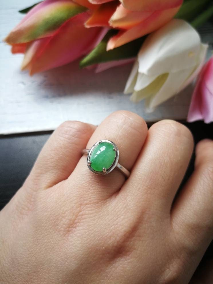 Light Apple Green Type A Grade Natural Jadeite Jade Fei Cui 925 Sterling Silber Weiß Vergoldet Ring von JadeRabbitGems