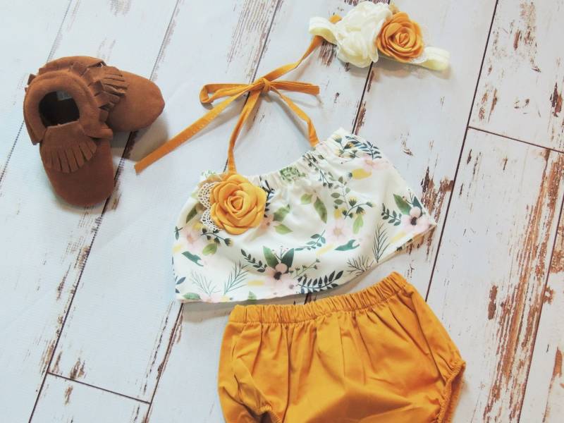 Blumen Senf Romper Geburtstag Mädchen Outfit Baby Strampler Onesie Boho Girl Neugeborenen Stirnband Mokassins Herbst von JadeandJo