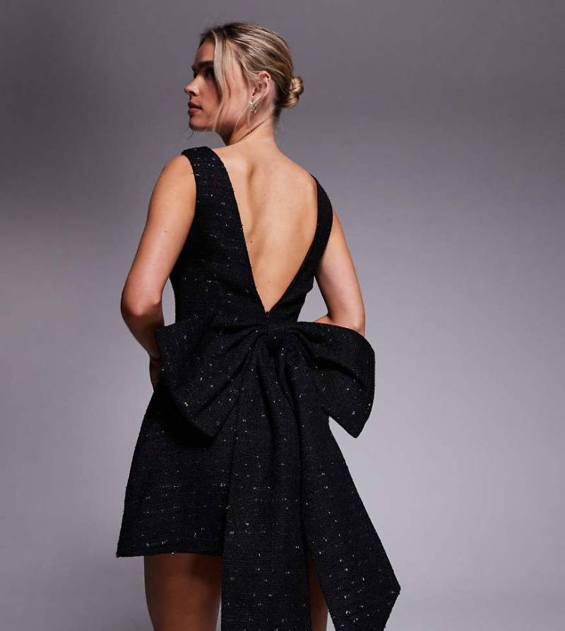 Jaded Rose Petite - Strukturiertes Minikleid aus Bouclé in Schwarz mit Schleifendetail hinten von Jaded Rose Petite