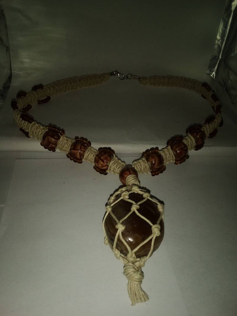 Affinity A Handmade Ooak Natur Hanf Makramee Boho Halskette Affinity A Handmade Ooak Natur Hanf Makramee Boho Halskette von JadedEklipse