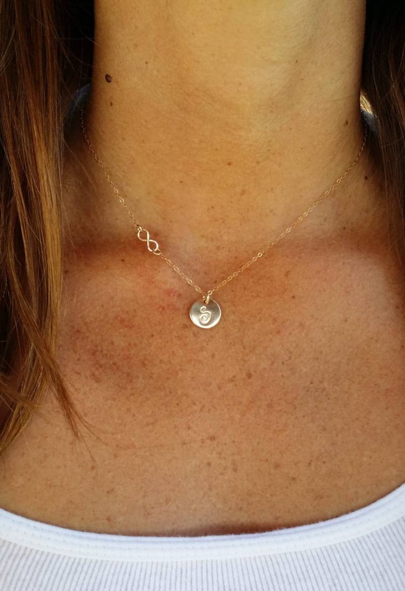 Gold Fill Monogramm Halskette, Mit Winzigem Infinity, Unendlichkeit Halskette von JadedSB