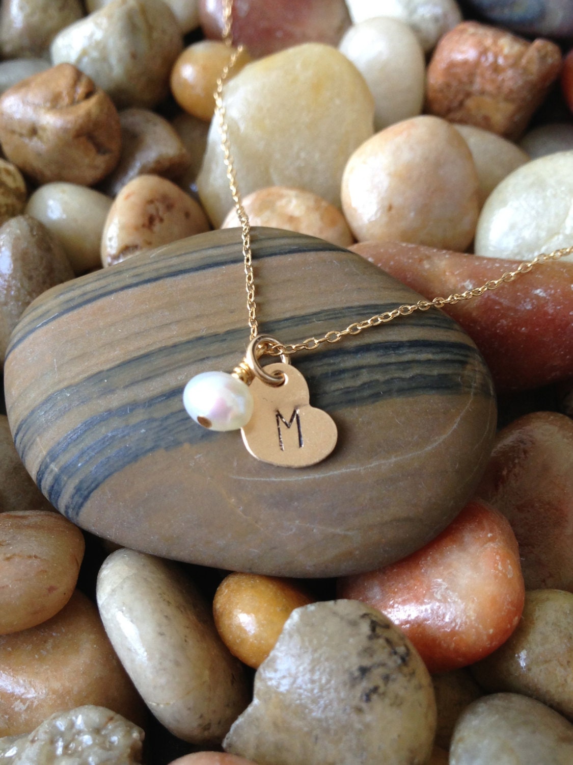 Monogramm Halskette, Erste Perlenkette, Gold Fill Herz, Geburtsstein, Kleine Goldherz Halskette von JadedSB
