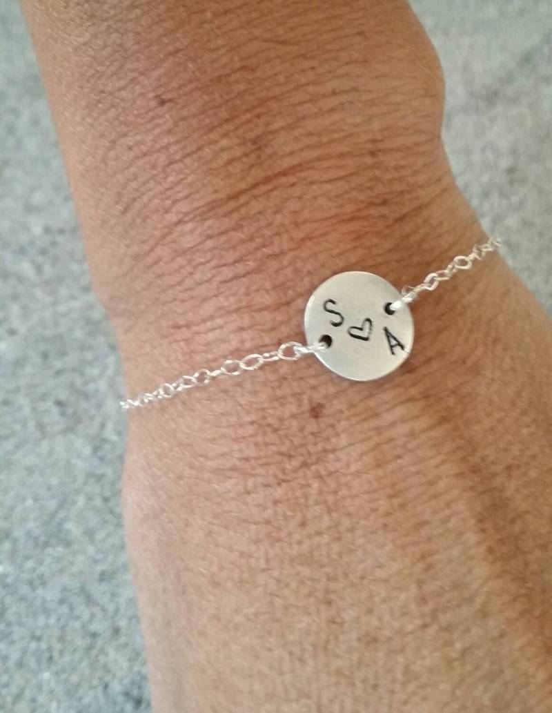 Silberarmband, Initial Armband, Kleines Monogramm Armband Für Paare von JadedSB