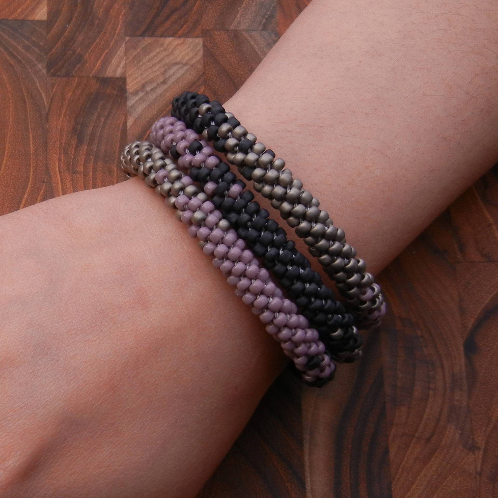 Kumihimo Armband Set Lavendel, Graphit - & Pewter Rocailles, Magnetverschluss von JadedVineDesign