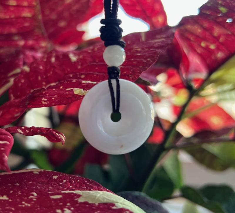 Jadeit Jade Anhänger - Bläulich Lavendel Peace Button Donut von JadeiteGems