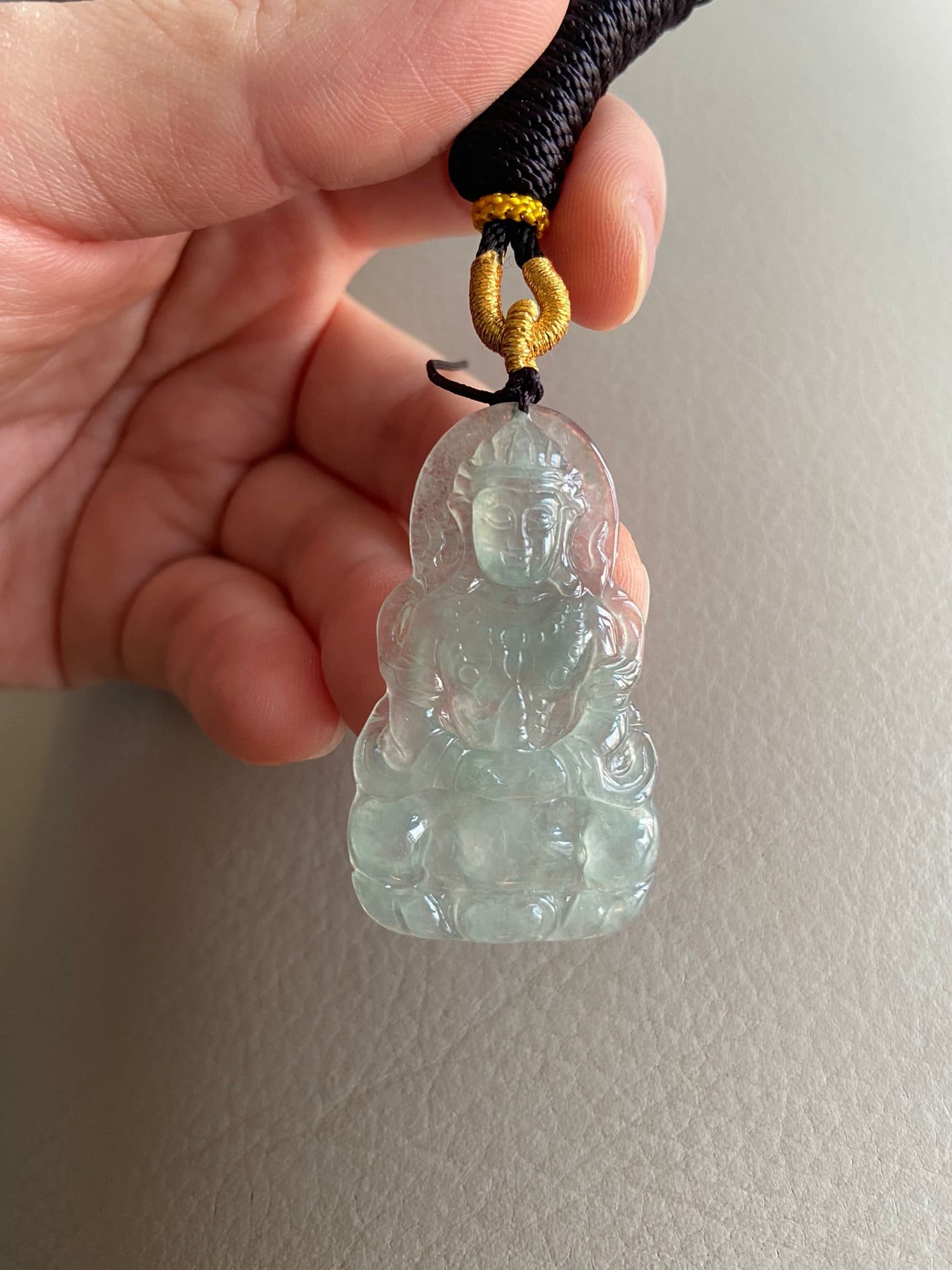 Guan Yin | 觀音 Jadeit Jade Anhänger, Eisiges Hellgrün, Natürliche Grade A Zertifiziert, Burma Edelsteine, Schmuck, Halskette von JadeiteRoom