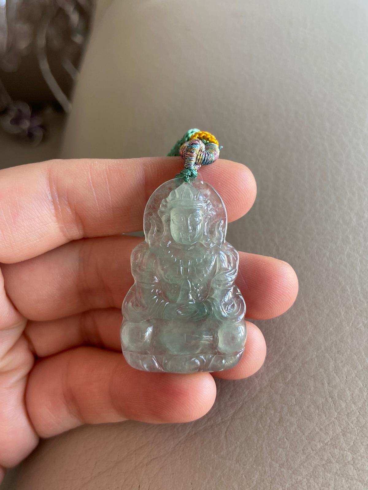 Guan Yin | 觀音 Jadeit Jade Anhänger, Hellgrün, Natürliche Grade A Zertifiziert, Burma Edelsteine, Schmuck, Halskette von JadeiteRoom