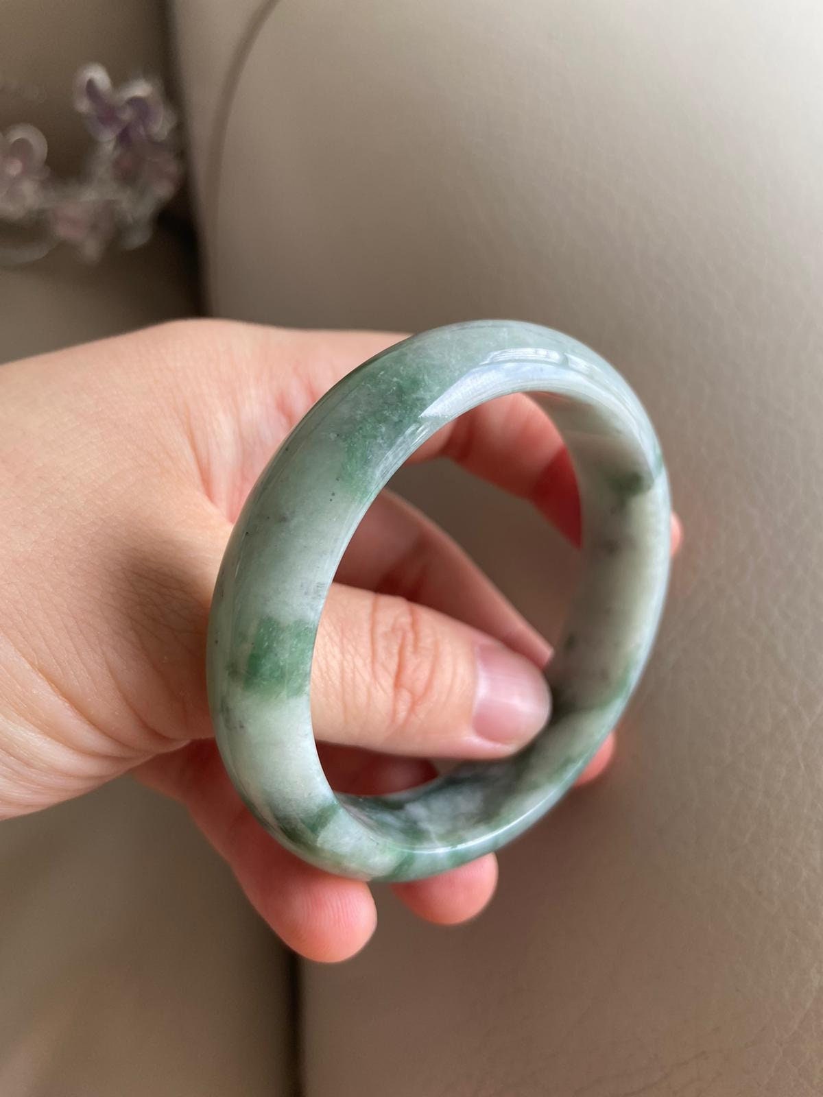 Jade Armreif 57.0 Mm | 2.24 ", Runde Form, Hellgrün, Jadeit-Armband, Zertifizierte Der Klasse A, Burma-Edelsteinschmuck Aus Myanmar." Jade Armreif 57.0 Mm | 2.24 ", Runde Form, Hellgrün, Jadeit-Armband, Zertifizierte Der Klasse A, Burma-Edelsteinschmuck Aus Myanmar." von JadeiteRoom