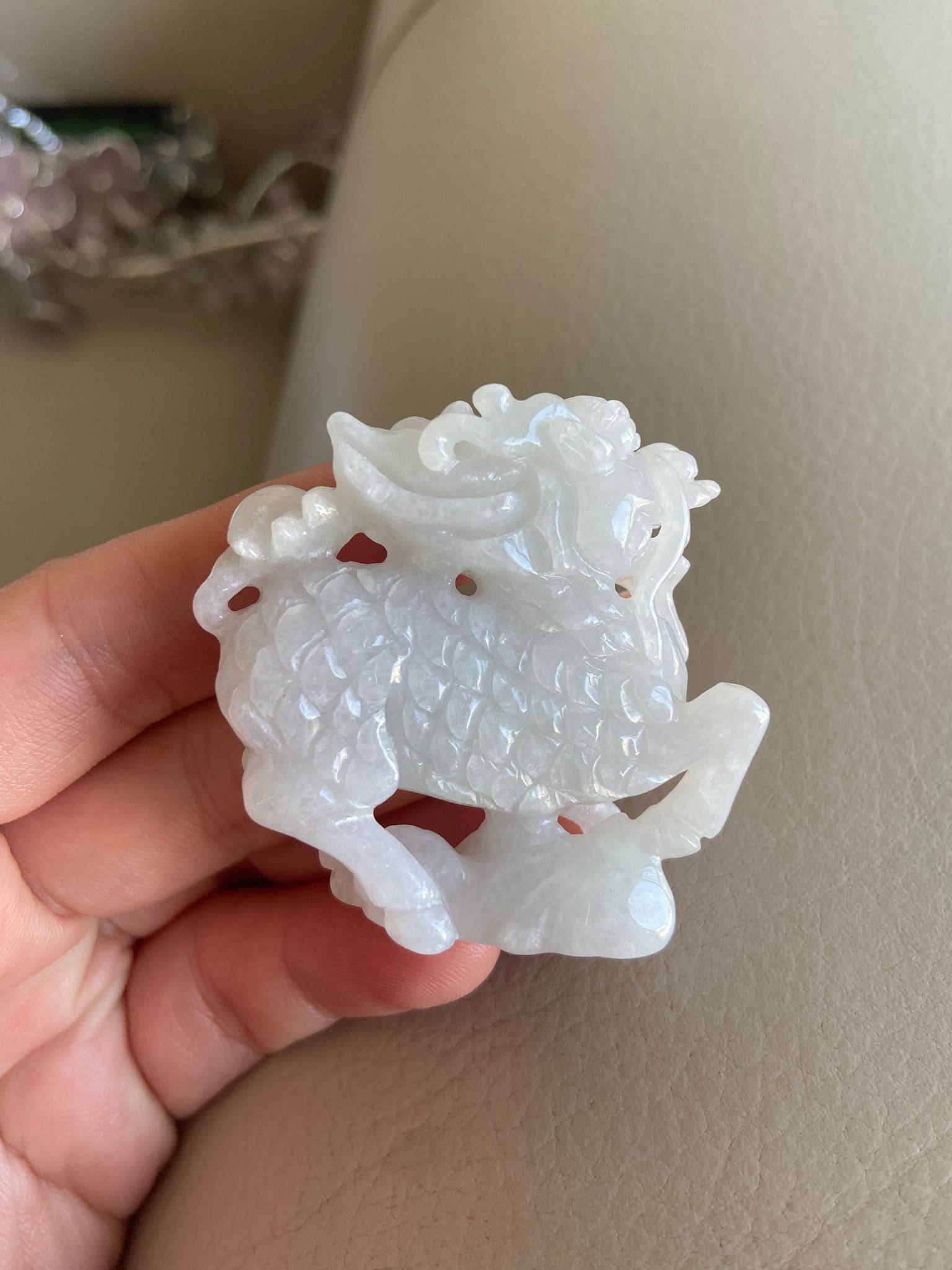 Qilin | Oder Kirin 麒麟 Jadeit Jade Anhänger, Hellgrün, Natürliche Klasse A Zertifiziert, Burma Edelsteine, Schmuck, Halskette von JadeiteRoom