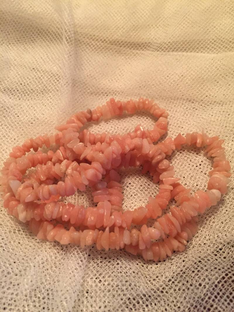 Rosenquarz-Chip Wunsch Armband Oder Halskette Kollektion von Jadenmore