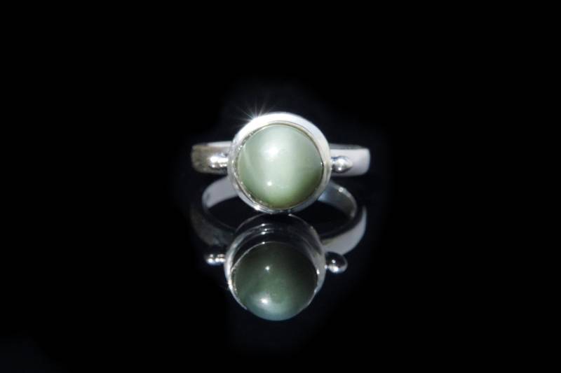Katzenauge Jade Ring | Seltener Naturstein Chatoyant Nephrit Washington von JadesofWashington