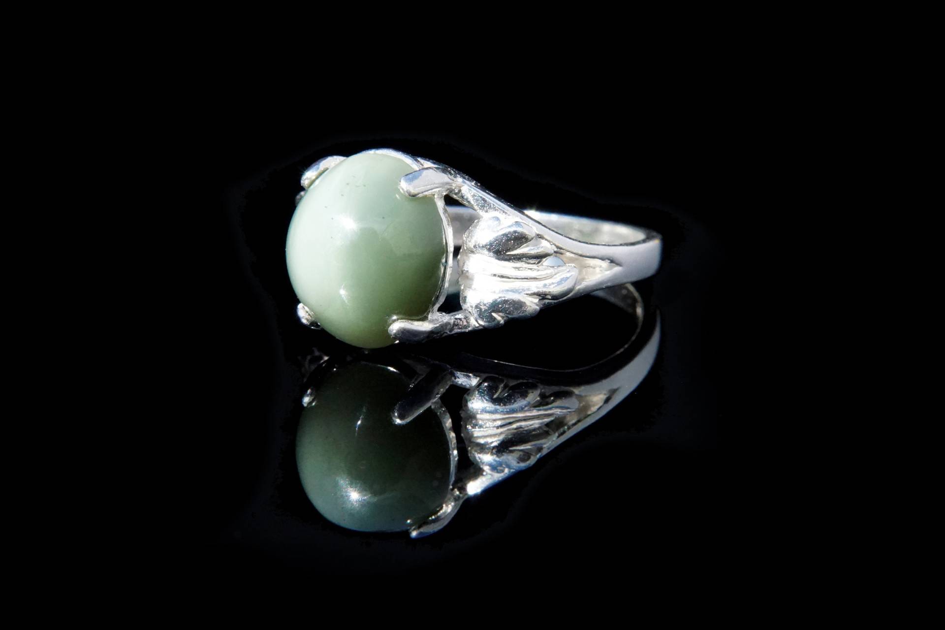 Katzenauge Jade Ring | Seltener Naturstein Chatoyant Nephrit Washington Katzenauge Jade Ring | Seltener Naturstein Chatoyant Nephrit Washington von JadesofWashington