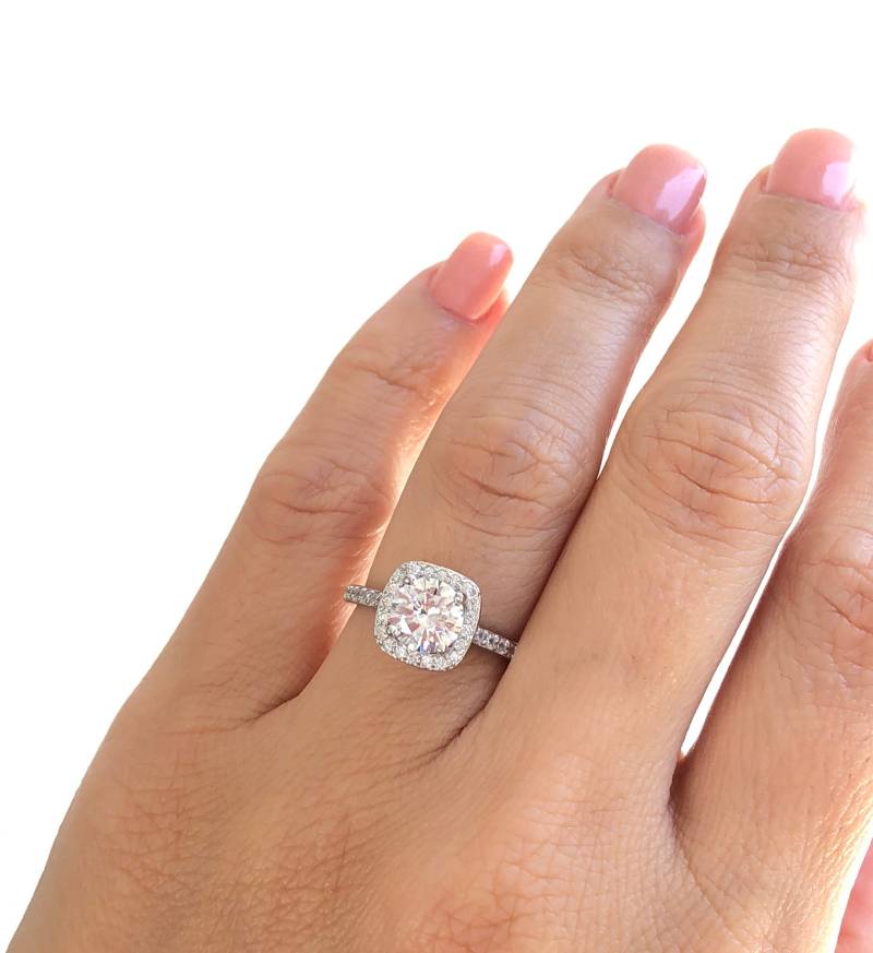 1.25 Ctw Runder Heiligenschein Verlobungsring. Sterling Silber Hoher Qualität Ehering. Versprechen Ring. Luxus Halo Hochzeit von Jadorelli